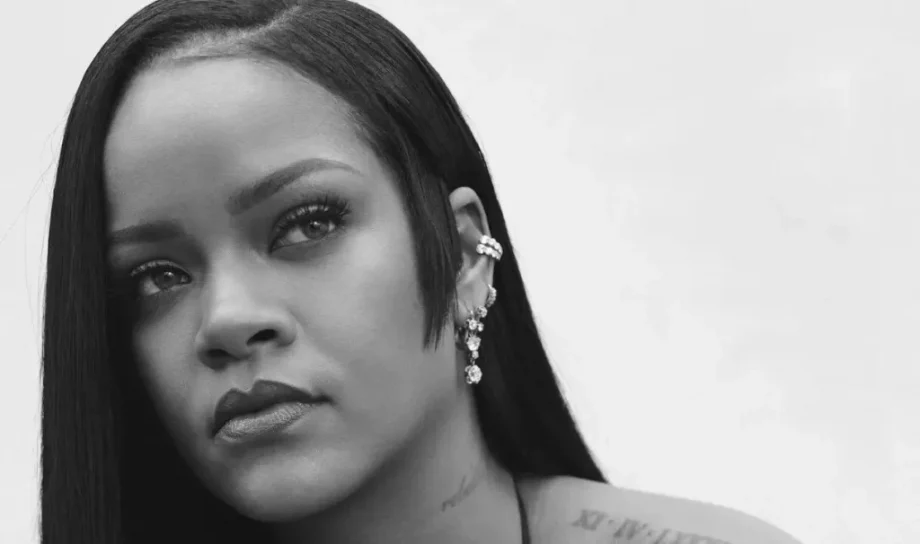 Rihanna Plans to Open Savage X Fenty Stores in the United States in 2022