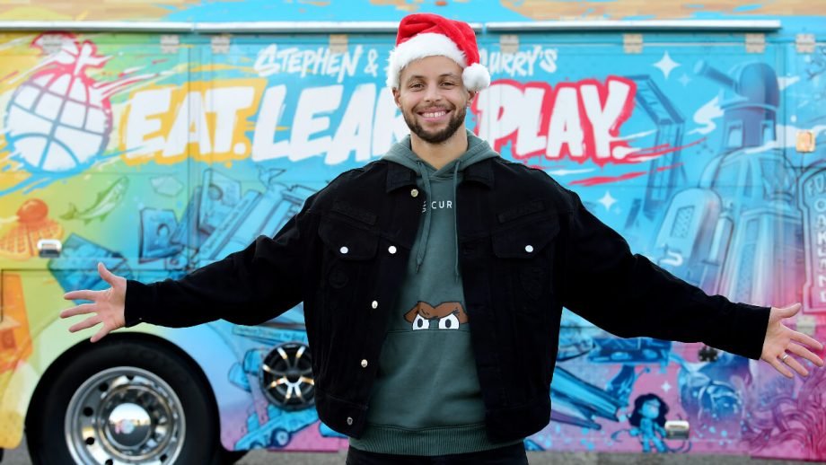Stephen & Ayesha Curry Announce 9th Christmas with the Currys