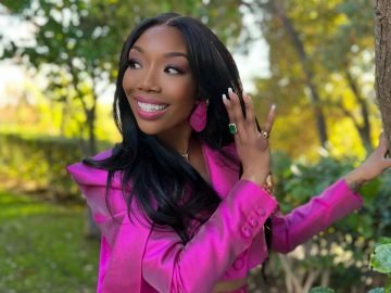 Singer Brandy Is Being Sued for a $45,000 ‘Borrowed’ Ring She Was ‘Supposed to Wear at the AMAs’