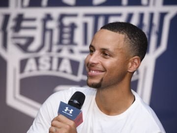 Steph Curry Crosses Over Into The Spirits Industry With New Bourbon Brand ‘Gentleman’s Cut’