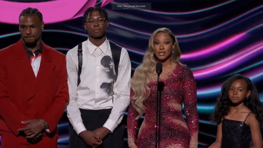 The Family of LeBron James Makes Audience Laugh Before Presenting ESPY Award